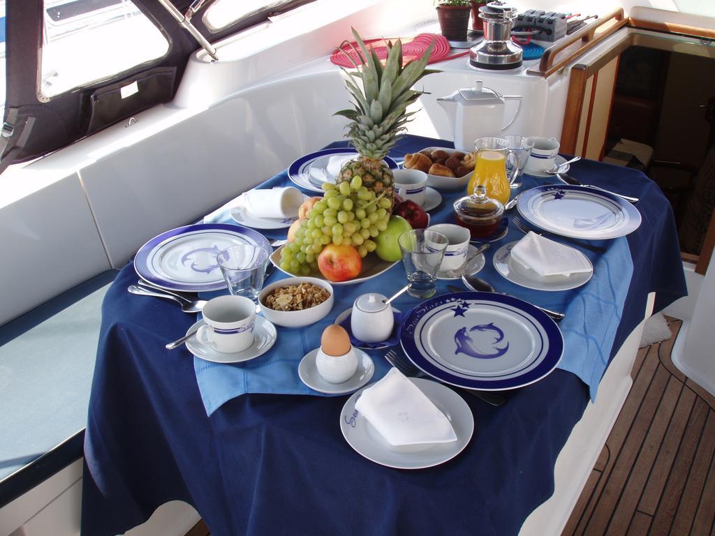 Botel Luxury Sailing Yacht Sofia Star 1